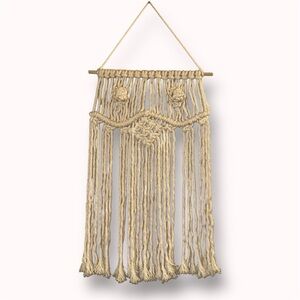 Macrame wall hanging